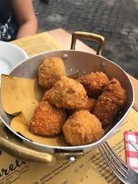 Maybe you would like to learn more about one of these? Cestino Di Suppli Mignon All Amatriciana Al Ragu Cacio E Pepe E Crocchetta Di Patate Bild Von Tonnarello Rom Tripadvisor