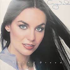 When I Dream': Crystal Gayle Storms The Charts