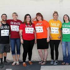 These Easy Halloween Costumes Prove Everything S Better In Twos Halloween Costumes For Work Halloween Costumes Friends Cute Group Halloween Costumes