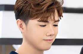 Youth producers vote for their pick trainees and the top 9 trainees will debut and form an new male idol group. å¼ æ•¬è½©æ™'å¥³è£…æ¨¡æ · ç½'å‹æƒŠå'¼ è¿™æ˜¯è¦å‡ºæŸœå˜æ€§çš„èŠ‚å¥å— å°šä¹‹æ½®