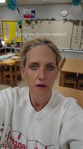 Rating Avery Marksalot Dry Erase Markers. #asmr #dryerasemarkerreview  #dryerasemarkertok #handwriting #markertok #markerreview