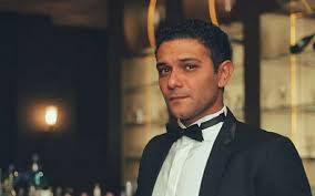 ديو بين تامر حسني وآسر ياسين. ØµÙˆØ±Ø© Ø¨Ø§Ù„Ø£Ø¨ÙŠØ¶ ÙˆØ§Ù„Ø£Ø³ÙˆØ¯ Ø´Ø§Ù‡Ø¯ Ø·ÙÙˆÙ„Ø© Ø¢Ø³Ø± ÙŠØ§Ø³ÙŠÙ†