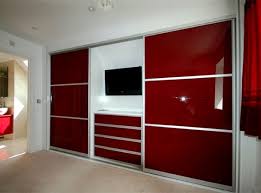 Bespoke Fitted Furniture Wardrobes Bedroom Interior Design Intersyle Red White Jpg 590 438 Pixels Quartos Design De Casa Como Decorar Quarto Pequeno