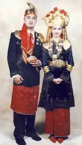 Oleh karena itu pakaian adat dapat digunakan untuk. Gambar Pakaian Adat Tradisional Melayu
