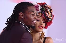 Bir hafta sonra da, eşinin 100 bin lira tazminat talebini de içeren boşanma davası açtığını öğrendi. Cardi B Esi Offset E Bosanma Davasi Acti Foto Galerisi 2 Bursadabugun Com