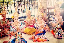 The culture of singapore has evolved down the years since the island country itself represents a wonderful blend of cultures as diverse as malay, chinese as a result of the variegated backgrounds of singaporeans, the country was originally divided into several ethnic areas such as kampong glam. Culture The Lion City