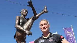 Afl's twitter account deleted a photo of tayla harris because of trolls. Tayla Harris Statue Online Comments Mocking Aflw Star