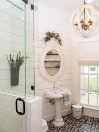 Fixer Upper Renovation And Holiday Decor At Magnolia House Bed And Breakfast Hgtv S Fixe Bathroom Farmhouse Style Rustic Master Bathroom Chic Bathroom Decor