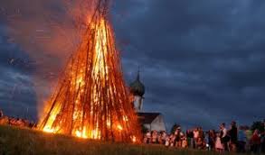 Johanni, johannisfest oder johannestag) für das hochfest der geburt johannes' des täufers. Johannistag Heute Am 24 Juni 2019 Was Haben Spargel Und Rhabarber Mit Diesem Feiertag Gemeinsam News De