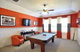 I Really Like The Way They Flip Flopped The Color Curtains And Walls Home Game Room New Homes