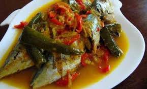 Bahan utama ikan kuah ini adalah ikan tongkol yang tentu saja bisa dengan mudah didapatkan di pasar. Resep Dan Cara Membuat Sambal Ikan Cue Belimbing Wuluh Yang Pedas Dan Gurih Selerasa Com