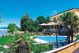Hotel La Rondine Sirmione Lake Garda Gardalake Com Lake Garda Hotel La Venice Italy Travel