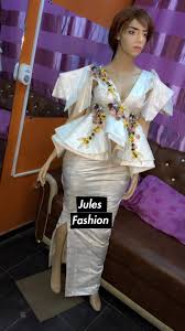 N'oubliez pas de vous abonner et d'activer la cloche pour ne rien rater!senegal bazin stylesmali bazin stylesmali bazin richeafrican bazin designsmali fashio. Model Bazin 2019 Femme Pour La Jupe Mode Africaine Tenue Africaine Mode Africaine Robe Model Bazin Femme Brode Et Dentelle Style