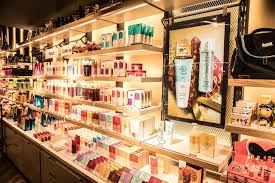 Elania wandel rei raulin:#memoriaolfativa #boticario #boticolection #thaty #elaniaperfumes O Boticario Inaugura Loja Em Novo Formato Em Sao Paulo Mercado Consumo