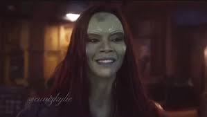 Star Lord Kisses Gamora