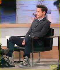 Robert Downey Jr Wearing Silver Joust Puma X Alexander Mcqueens On Good Morning America Puma Al Robert Downey Jr Iron Man Robert Downey Jnr Robert Downey Jr