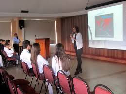 Resultado de imagen para entrevistas educacion colegio