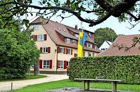 An pfingsten 2004 im kornwestheimer haus mit petra und uwe, langsaam, mike und seiner bekannten, carmen und peter, manne und elke, fam. Kornwestheimer Schullandheimverein Gibt Auf Fur Den Vogelhof Wird Ein Kaufer Gesucht Ludwigsburg Stuttgarter Nachrichten