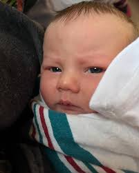 A cute little textured, highlighted bob for this beautiful woman!  @luxehairsalonpgh #pittsburghstylist #pittsburghsalon #highlights  #frenchbob #hellobeautiful #welcomebackspring #lovemyclients