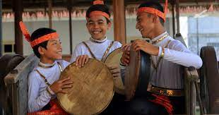 Namun seiring berjalanya waktu lambat laun salah satu kebudayaan ini mulai ditinggalkan akibat kemajuan zaman dan teknologi. Mengenal 15 Alat Musik Tradisional Dari Aceh Yang Lestari Hingga Kini