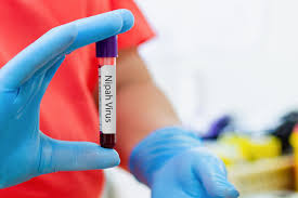 Siobe Lim clip spreads legs for viewers