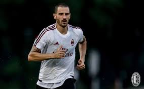 Vincenzo montella believes that, alongside sergio ramos, ac milan's newest recruit technically. Diese Ruckennummer Tragt Leonardo Bonucci Beim Ac Milan Goal Com