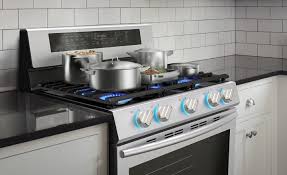 Of oven space flexible 5 burner cooktop can handles any size of pots and pans i purchased this stove in 2018 and i actually generally like it. Samsung Nx58m6650ws Gas Range With 20 K Btu Dual Burner 5 8 Cf Samsung Ca
