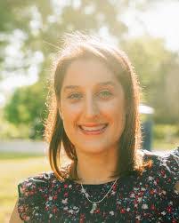 Julie Stowell's Instagram, Twitter & Facebook