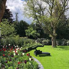 Frühling im botanischen garten basel. Haus Von Trieer Garten Im Fruhling A S H