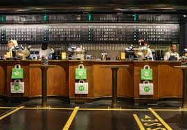 un buffet restaurant hiltl a l endroit d un ancien bureau de poste a zurich le reemploi d elements s accorde materiaux de construction construction nouveau ne