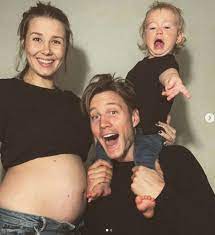 Wout weghorst (born 7 august 1992) is a dutch footballer who plays as a striker for german club vfl wolfsburg. Socials Papa Weghorst De Hond Van Aitor En Het Kind Van Armenteros Sport Regionaal Tubantia Nl