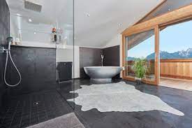 Badezimmer fliesen für gross und klein. 75 Badezimmer Mit Schwarzen Fliesen Ideen Bilder Juli 2021 Houzz De