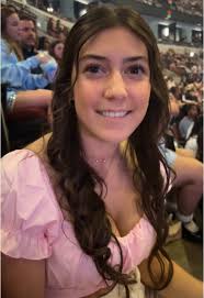 Lexi Burns (@lexi_burnsss)