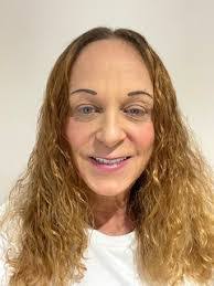 Sheri Shea's Instagram, Twitter & Facebook