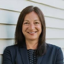 Amanda Frank's Instagram, Twitter & Facebook