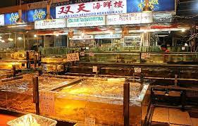 At ocean seafood village restaurant, customers are allowed to hand pick their seafood. Rows Of Aquariums With Live Seafood Picture Of Suang Tain Seafood Restaurant Kota Kinabalu Tripadvisor