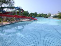 Schwimmen Mit Strengen Regeln Start Der Sommersaison Im Kombibad Und Sommerbad Mariendorf