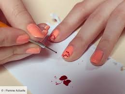 See more of ongle facile a faire on facebook. Nail Art Facile Faire Des Points Femme Actuelle Le Mag