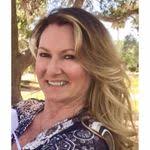 Shelly Hatten's Instagram, Twitter & Facebook