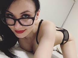 TW Pornstars - 💋🖤𝕊𝕜𝕪𝕝𝕒𝕣 𝕃𝕖𝕚𝕘𝕙🖤🔞 OnlyFans 💙🤍. Twitter.  After work Selfie. 6:24 PM - 8 Mar 2016