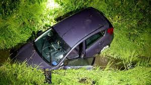 Automobilist belandt in sloot naast A27 - RTV Utrecht