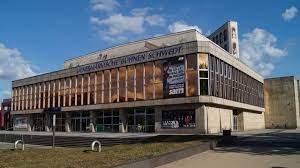 Bühnen im branchenbuch für schwedt/oder: Theater In Der Pandemie Uckermarkische Buhnen Schwedt Starten Im Juni In Die Freiluft Saison Rbb24