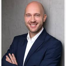 Daniel Stanislaw's Instagram, Twitter & Facebook