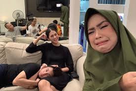 Umur 26 tahun) merupakan seorang aktris berkebangsaan indonesia yang berketurunan amerika serikat Ditanya Perihal Tinggi Badan Oleh Paula Verheoven Ria Ricis Jangan Gitu Dong