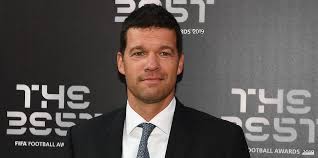 Michael ballack (görlitz, 26 settembre 1976) è un ex calciatore tedesco, di ruolo centrocampista. Der Capitano Macht Es Noch Einmal Michael Ballack Hat Einen Neuen Job Mopo