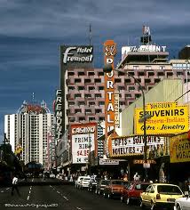 Ahh The Classic Vegas Of Old Downtown Las Vegas 1980s Before The Fremont Street Canopy Las Vegas Photos Old Vegas Casino Las Vegas