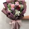 Yes, flower station delivers flowers seven days a week, including sundays, in any london postcode or area (north, north west, west i found a note in my door saying 'we tried to deliver flowers but you were not in'. 1