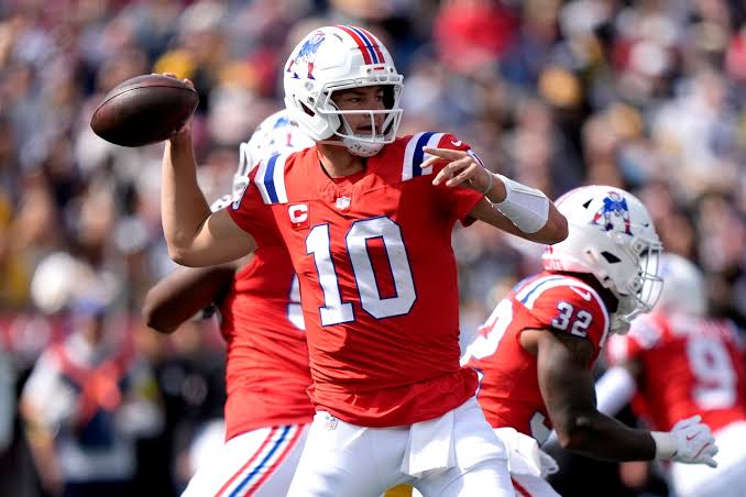 2025 NFL QB rankings: Patriots' Drake Maye showing significant improvement  in year two - masslive.com