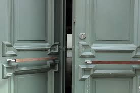 je zoekt een mooie kleur voor op de voordeur kies je mat zijdeglans of hoogglans voor de juiste kleur helpen wij u graag verder verf raambekleding voordeur