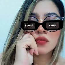 La no sítio onde tinha lixo, essas borboletas ficavam ao redor. 😂 cadáver  também. Muito comum.